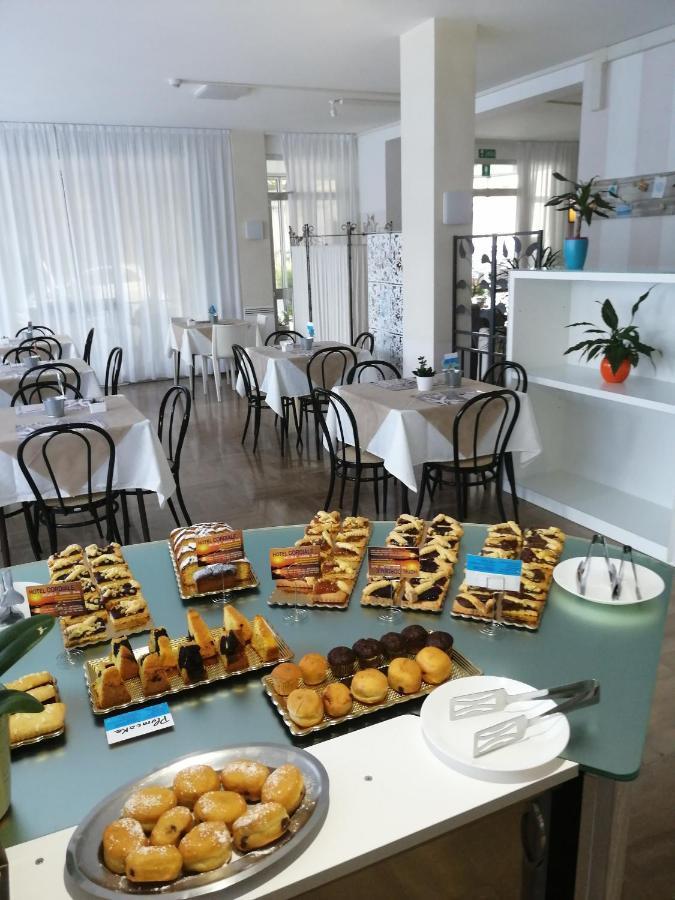 B&B - Meuble' - Hotel " Cordiale " Misano Adriatico Εξωτερικό φωτογραφία