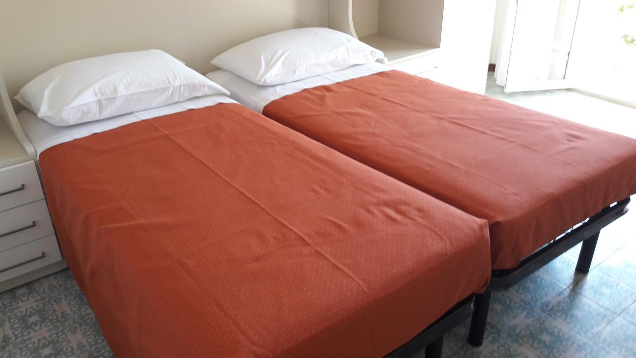 B&B - Meuble' - Hotel " Cordiale " Misano Adriatico Εξωτερικό φωτογραφία