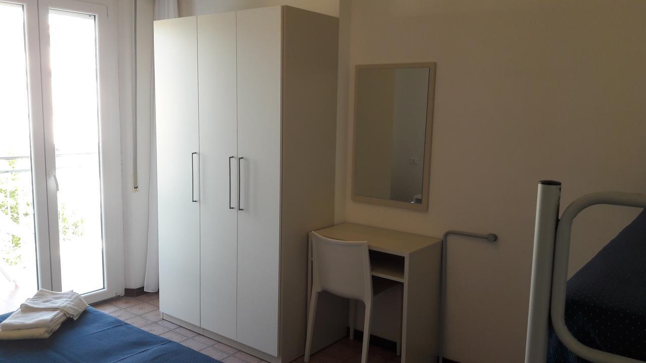 B&B - Meuble' - Hotel " Cordiale " Misano Adriatico Εξωτερικό φωτογραφία