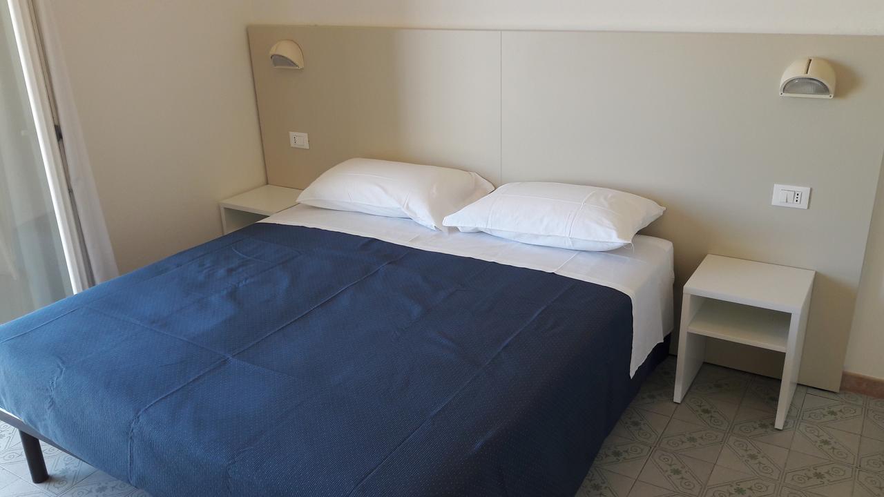B&B - Meuble' - Hotel " Cordiale " Misano Adriatico Εξωτερικό φωτογραφία
